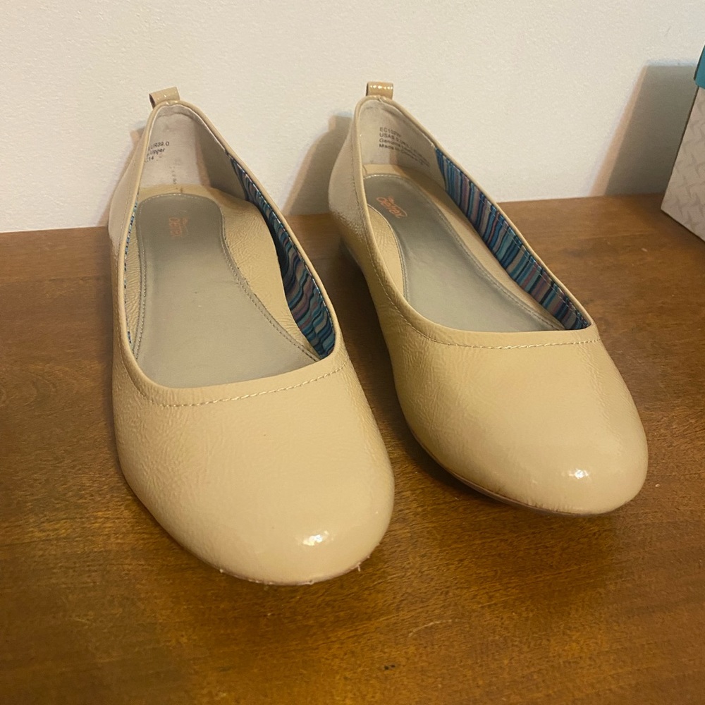 Atrex flat nwt size 8.5 women